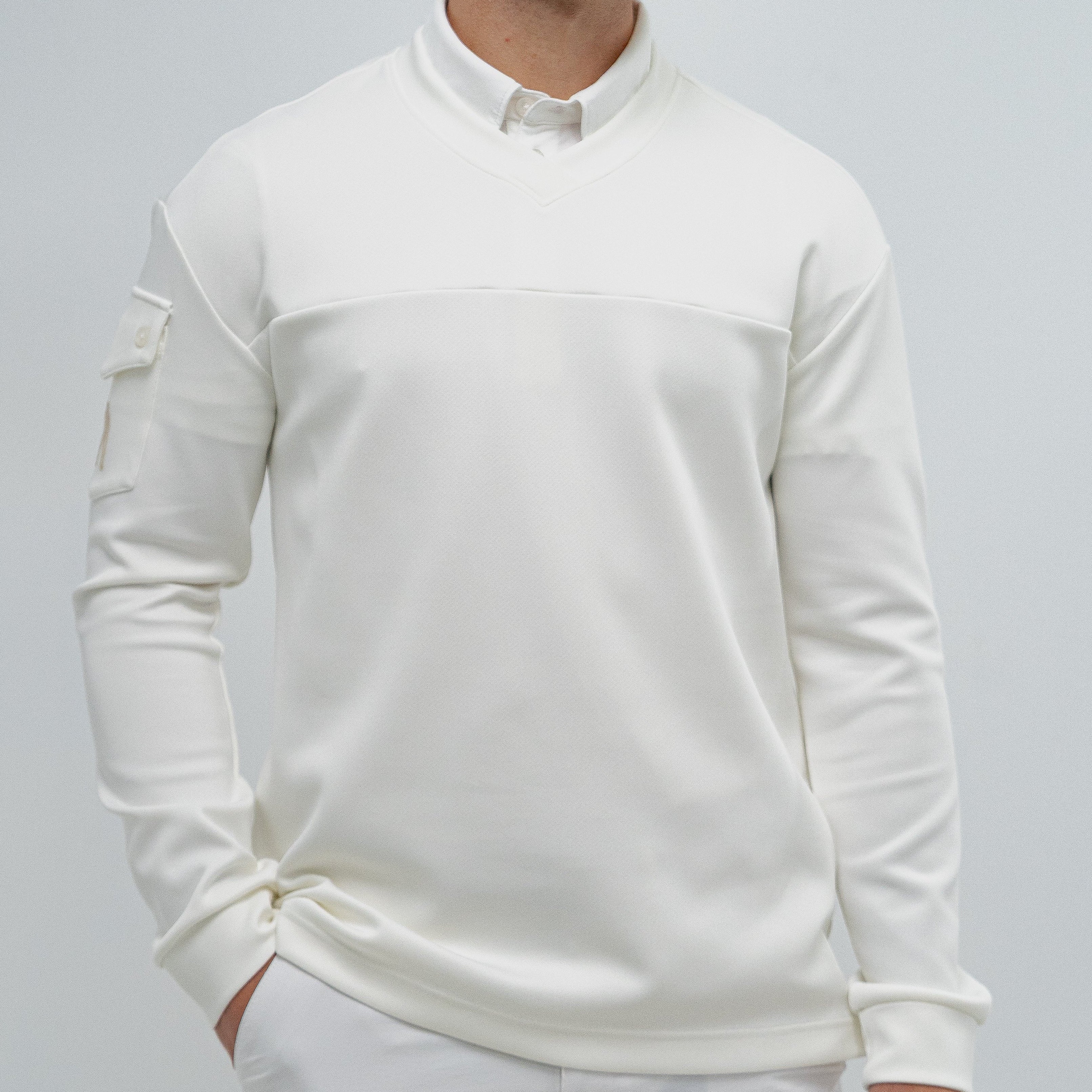 MODELIRONTECHSWEATERWHITE2.jpg