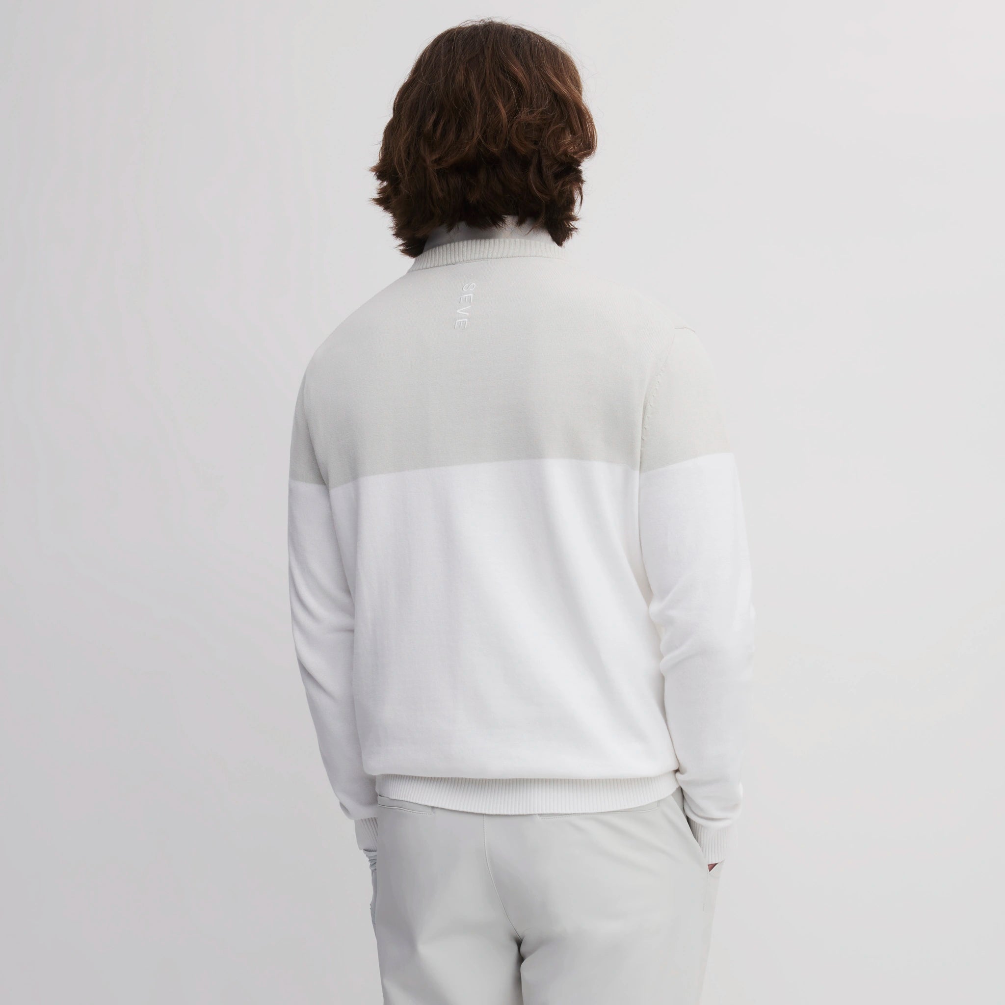 ICON BLOCK ROUND NECK SWEATER EGG WHITE/ASH GREY
