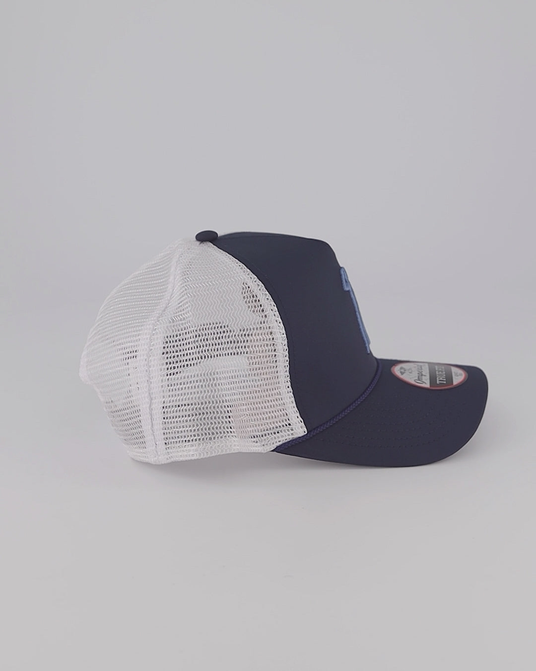 CLUBMAN TRUCKER CAP IMPERIAL NAVY/WHITE